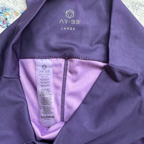 AR-33 Women’s Leggings - Picture 3 of 5